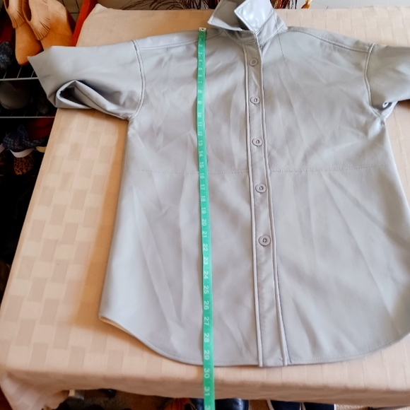 Aritzia Babaton Pelli Faux Leather Shirt Jacket in Marble Grey - Picture 13 of 14